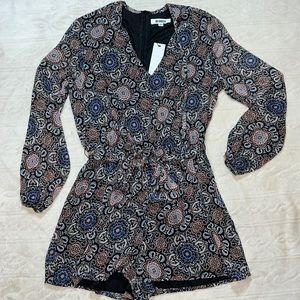 BB DAKOTA romper -‎ nwt